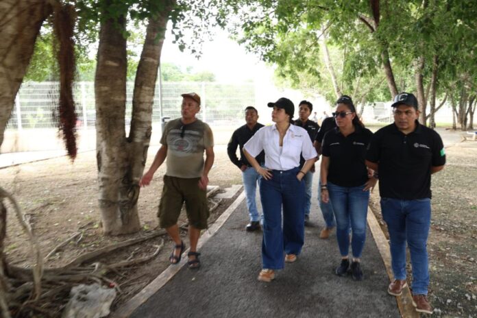 Estefanía Mercado recorre colonias de Playa del Carmen y resuelve problemas en tiempo real