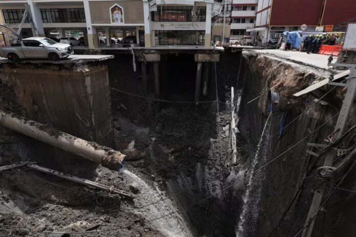 Caos en Bangkok: Socavón de 50 metros obliga a evacuar hospital en el centro de la ciudad