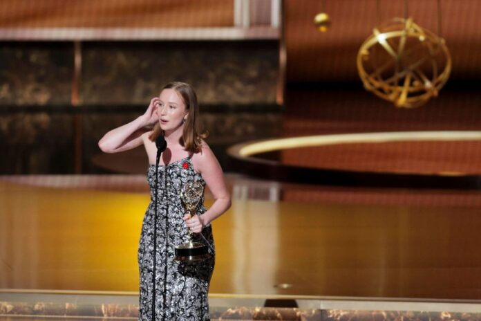 Hannah Einbinder sacude los Emmy 2025 con un discurso incendiario contra ICE y en apoyo a Palestina