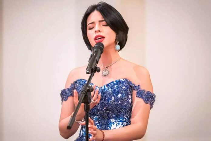 Ángela Aguilar enfrenta abucheos y gritos de 
