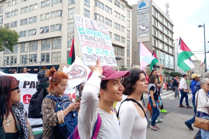 Marcha pro-Palestina en CDMX avanza exigiendo fin del genocidio en Gaza