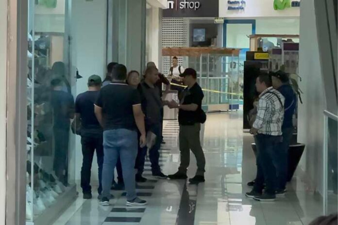 Asalto armado sacude Plaza Las Américas de Cancún: Diputados en joyería desatan pánico