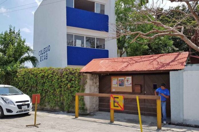 Víctimas de abuso en Colegio ECAB exigen justicia en Cancún Víctimas de abuso en Colegio ECAB exigen justicia en Cancún
