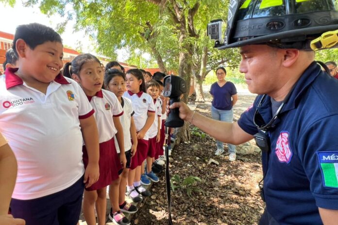 Estefanía Mercado fomenta la cultura de la prevención desde las aulas en Playa del Carmen