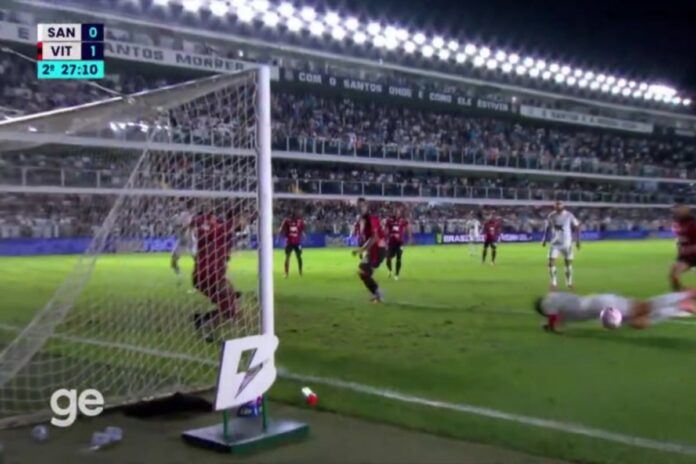 Increíble gol fallado en la derrota del Santos que quedó al borde del descenso: La llamativa reacción de Neymar Increíble gol fallado en la derrota del Santos que quedó al borde del descenso: La llamativa reacción de Neymar