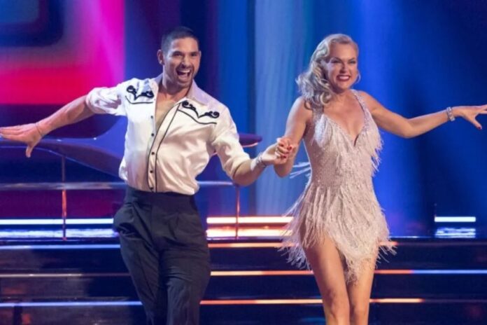 Alan Bersten y Elaine Hendrix debutan en DWTS con un homenaje a Meredith Blake de 