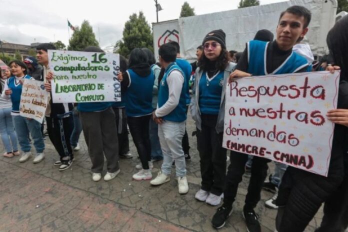 Maestros de la CNTE amenazan con boicotear el Mundial de Fútbol 2026 en CDMX