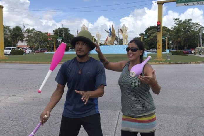 Retiro de malabaristas y vendedores ambulantes en Cancún: Operativos permanentes por seguridad vial