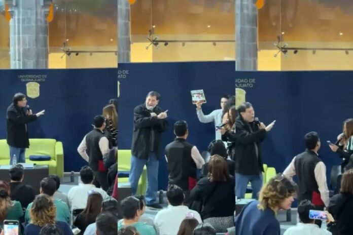 Estudiantes increpan a Gerardo Fernández Noroña en Universidad de Guanajuato