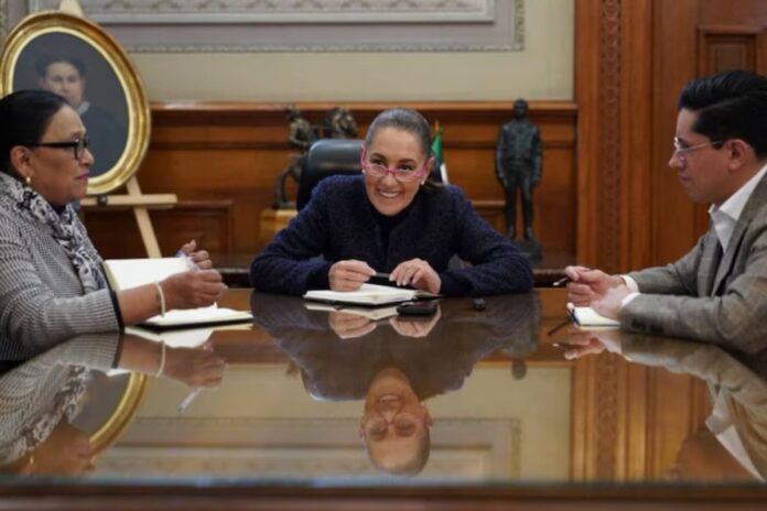 Claudia Sheinbaum habló por teléfono con el papa León XIV: Reitera invitación para venir a México