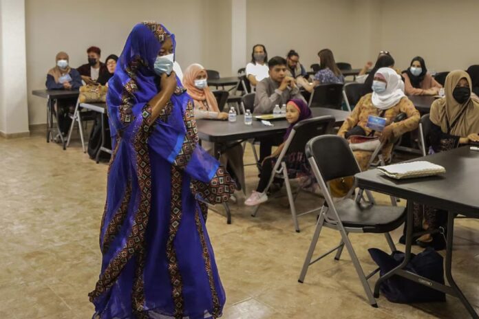 Fallo histórico: Mujeres musulmanas podrán usar hiyab en fotos de pasaporte sin discriminación