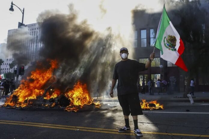 Bloquean carretera federal a Texmelucan por demandas de seguridad y servicios básicos