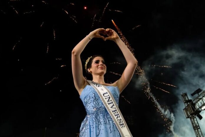 Fátima Bosch regresa a Tabasco para desfilar como Miss Universo 2025