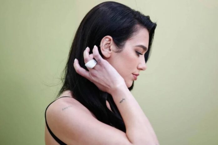 Dua Lipa enciende la CDMX: Captada bailando salsa con Callum Turner