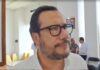 Gobierno de Playa del Carmen pagará hoy bono a policías y descarta crisis financiera Guillermo Brahms durante conferencia sobre bonos policiales y finanzas de Playa del Carmen.