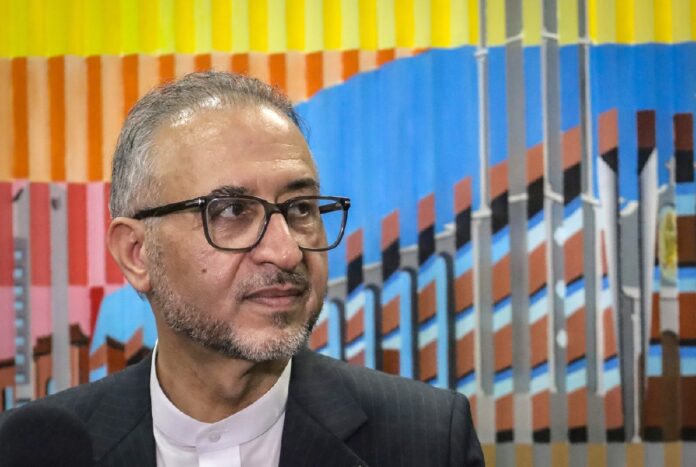 Embajador de Irán en conferencia en Tijuana durante presentación del campamento rumbo al Mundial 2026.