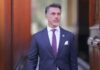 Sergio Mayer renuncia de forma irrevocable a Morena Sergio Mayer Bretón, diputado federal, quien presentó su renuncia irrevocable a la militancia en Morena este 20 de mayo de 2026.