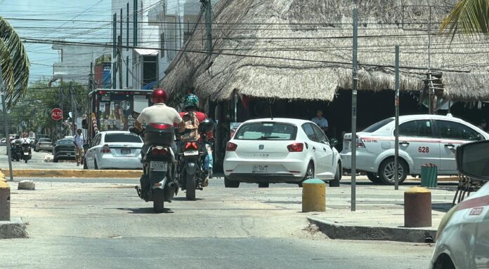 Operativo contra vehículos y motocicletas con escapes ruidosos en Tulum, Quintana Roo, para combatir la contaminación auditiva en mayo 2026