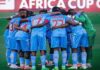 FIFA activa protocolos de seguridad médica por brote de ébola en RD Congo rumbo al Mundial 2026 Jugadores de la selección de fútbol de RD Congo en círculo de motivación durante la AFCON