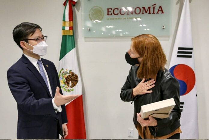 Reunión bilateral México-Corea del Sur en la Secretaría de Economía.