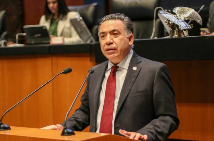 Senador Enrique Inzunza Cázarez publica declaración en redes sociales donde niega contacto con autoridades de Estados Unidos y afirma “Soy abogado de mí mismo”.