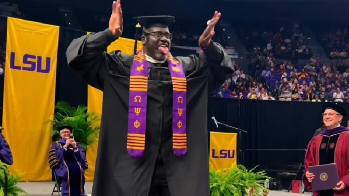 Shaquille O’Neal celebra su graduación con maestría en LSU el 16 de mayo de 2026, junto a su trayectoria como leyenda NBA y ejemplo de persistencia desde la infancia.