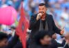 Ricky Martin suspende y retoma concierto en Montenegro tras ataque con gas lacrimógeno Ricky Martin durante su concierto en Podgorica, Montenegro, antes del incidente con gas lacrimógeno.