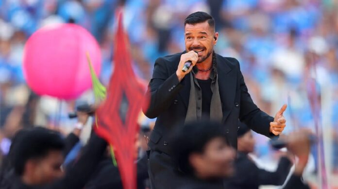 Ricky Martin durante su concierto en Podgorica, Montenegro, antes del incidente con gas lacrimógeno.