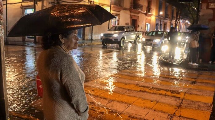 Fuertes lluvias y alto oleaje hoy en Quintana Roo