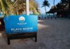 Playa Norte y Playa Centro de Isla Mujeres renuevan certificación Blue Flag Playa Norte de Isla Mujeres con cartelera de certificación Blue Flag