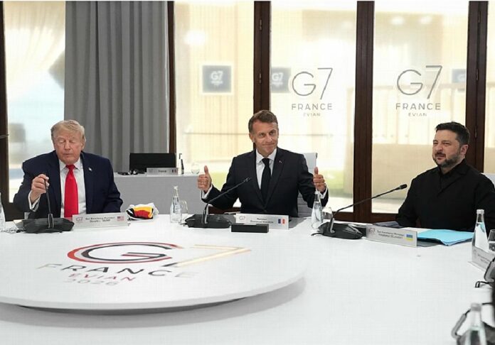 Donald Trump y Volodímir Zelenski participan en una reunión de la cumbre del G7 donde los líderes analizaron nuevas sanciones contra las exportaciones de petróleo de Rusia.