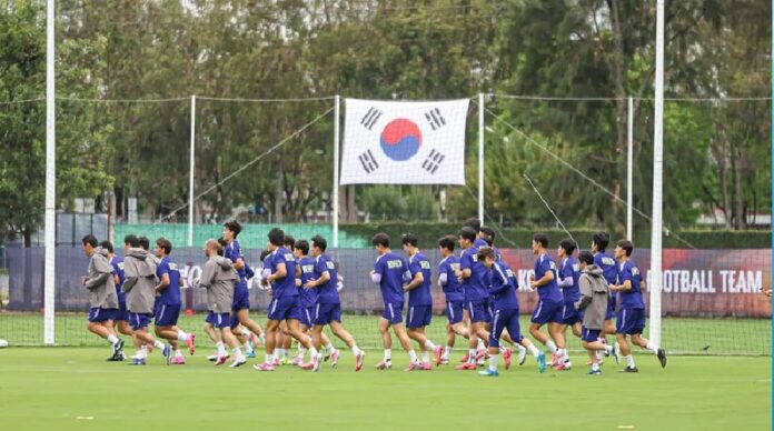 Entrenamiento de la selección de Corea del Sur tras el derribo de un dron no autorizado en Guadalajara.