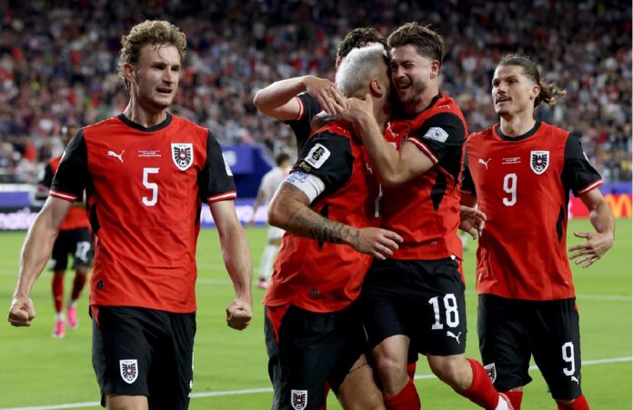 Jugadores de Austria celebrando su victoria 3-1 ante Jordania en el debut del Mundial 2026.