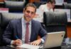 Gino Segura deja el Senado para regresar a Quintana Roo y fortalecer la 4T El senador Eugenio Gino Segura durante una sesión legislativa tras anunciar su licencia para separarse temporalmente del Senado.