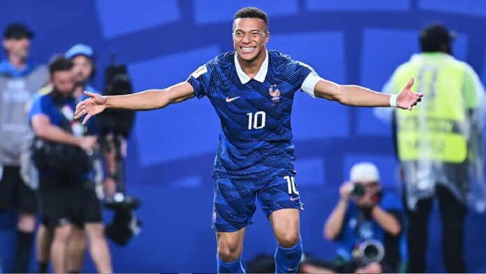 Kylian Mbappé celebra uno de los goles de Francia durante la victoria sobre Irak en la Copa del Mundo 2026.