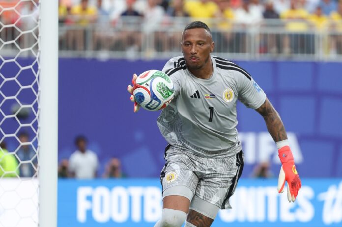 Eloy Room, arquero y capitán de Curazao, durante su histórica actuación frente a Ecuador en el Mundial 2026, donde realizó 15 atajadas y mantuvo su arco en cero.