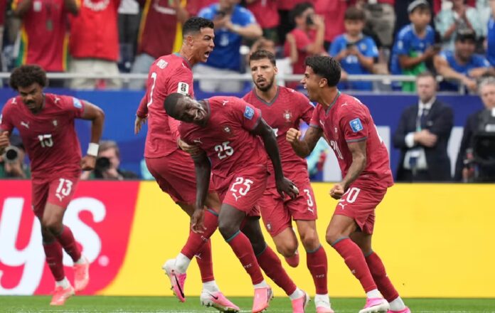 Cristiano Ronaldo celebra junto a sus compañeros durante la goleada de Portugal sobre Uzbekistán en la Copa del Mundo 2026.