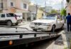 Chetumal retira más de 150 “autos maceta” abandonados en calles de la ciudad Grúa retira un vehículo abandonado durante operativo contra autos maceta en calles de Chetumal.