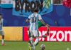 Argelia lleva a la FIFA polémica jugada de Messi en el Mundial 2026 Lionel Messi disputa el balón con un jugador de Argelia durante el partido del Mundial 2026 que originó una protesta formal ante la FIFA por decisiones arbitrales.
