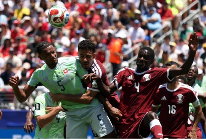 Gol de cabeza que dio a Catar el empate frente a Suiza durante el Mundial 2026.