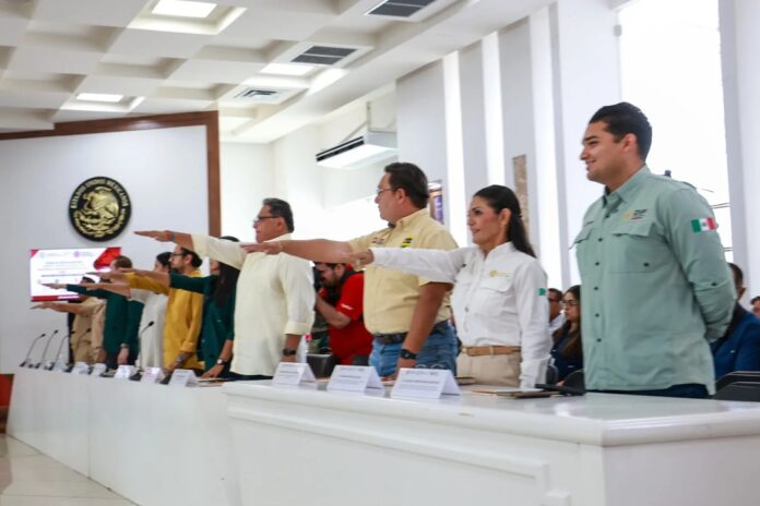 Autoridades municipales en representación de la presidenta municipal, Estefanía Mercado y Protección Civil instalan el Comité Especializado en Fenómenos Hidrometeorológicos 2026 en Playa del Carmen.