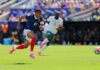 Mbappé rompe récord y Francia vence a Senegal en su debut mundialista Kylian Mbappé celebra uno de sus goles durante la victoria de Francia sobre Senegal en el Mundial 2026.