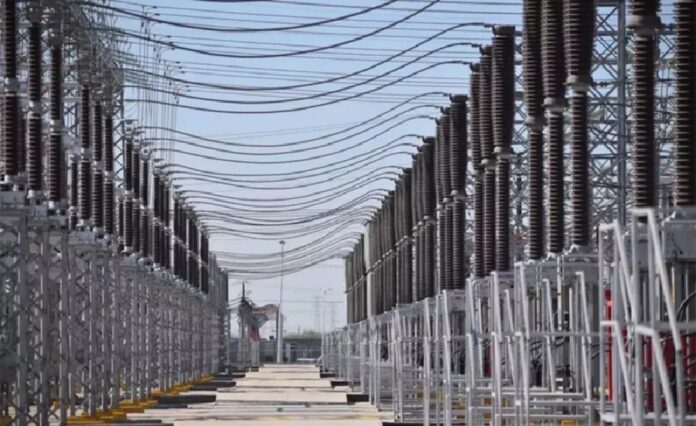 Instalaciones de generación eléctrica de la CFE en Cancún donde se proyecta una nueva planta temporal para reforzar el suministro energético.