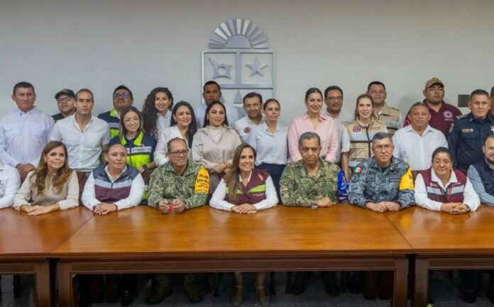 Estefanía Mercado participa en instalación del comité estatal por temporada de ciclones en Quintana Roo.