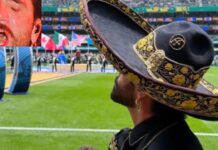 “Me tiene hasta la madre”: Alejandro Fernández responde a polémica viral Alejandro Fernández interpreta el Himno Nacional Mexicano durante la ceremonia inaugural de la Copa Mundial 2026 en el Estadio Ciudad de México.