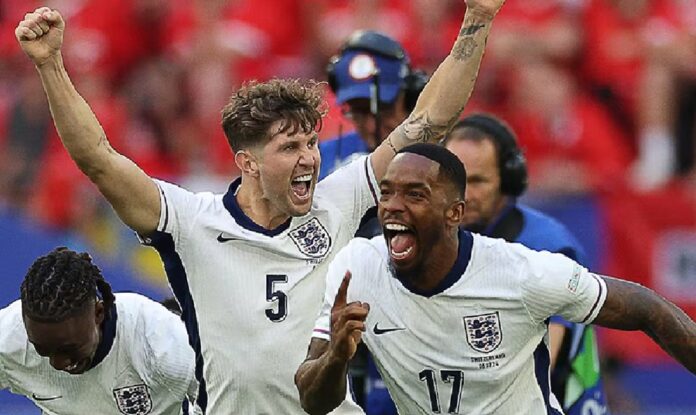 Jugadores de Inglaterra entrenan durante una sesión previa al Mundial 2026.