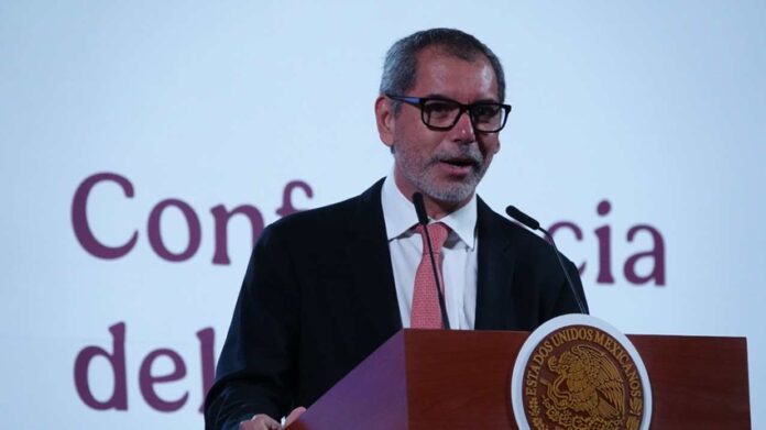 El secretario de Hacienda, Edgar Amador, durante una conferencia sobre crecimiento económico e inversión pública en México.