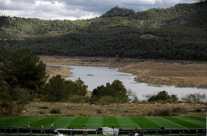 Vista de un paisaje afectado por temperaturas extremas y sequía, una de las consecuencias asociadas al avance del calentamiento global en el planeta.