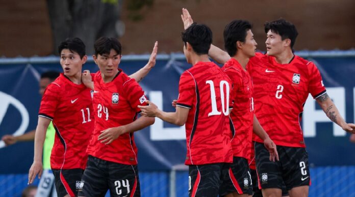 Jugadores de Corea del Sur celebran uno de los goles de la remontada ante Chequia durante el partido del Grupo A del Mundial 2026 en Guadalajara.