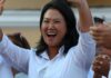 Keiko Fujimori asegura la Presidencia de Perú tras rechazo a impugnación electoral Keiko Fujimori saluda a simpatizantes tras consolidar una ventaja irreversible en la elección presidencial de Perú.